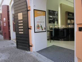 Accessible shops in Charlotte Amalie