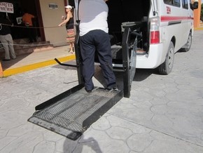 cozumel-wheelchair-accessible-van